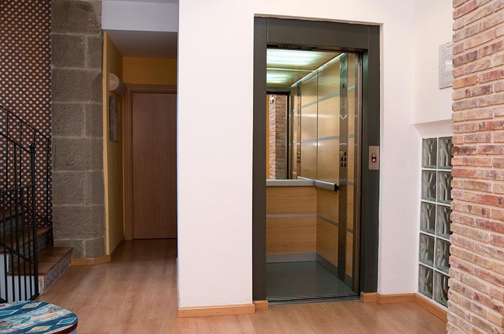 Hotel Villa De Айербе Екстериор снимка