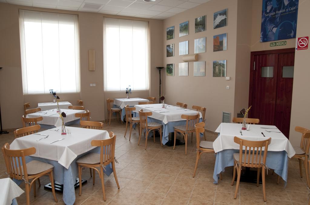 Hotel Villa De Айербе Екстериор снимка