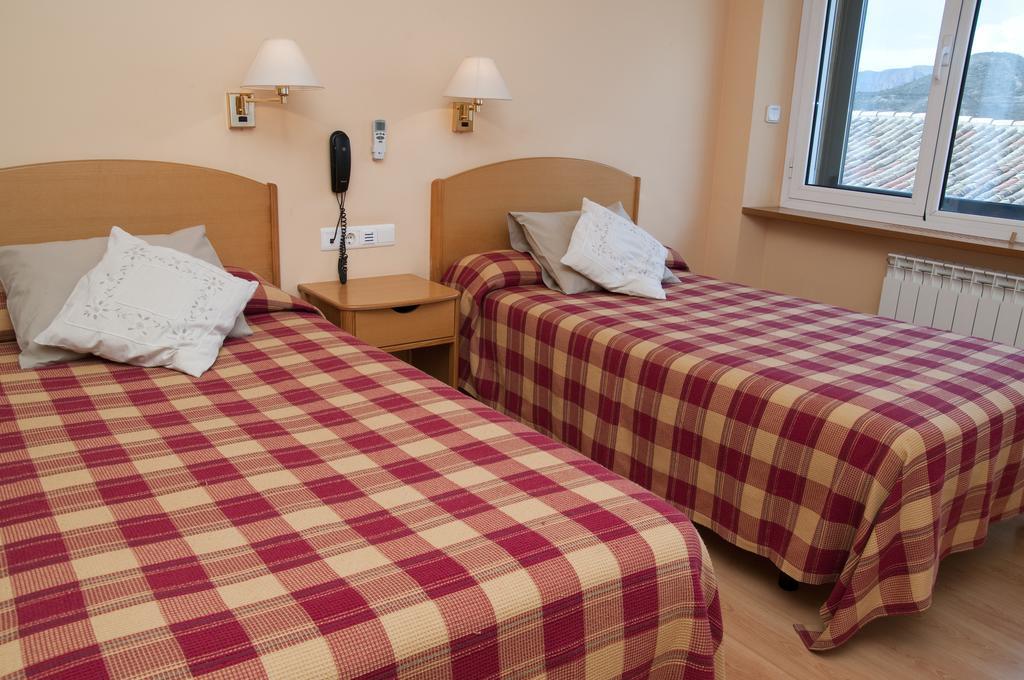 Hotel Villa De Айербе Екстериор снимка
