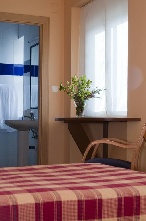 Hotel Villa De Айербе Екстериор снимка
