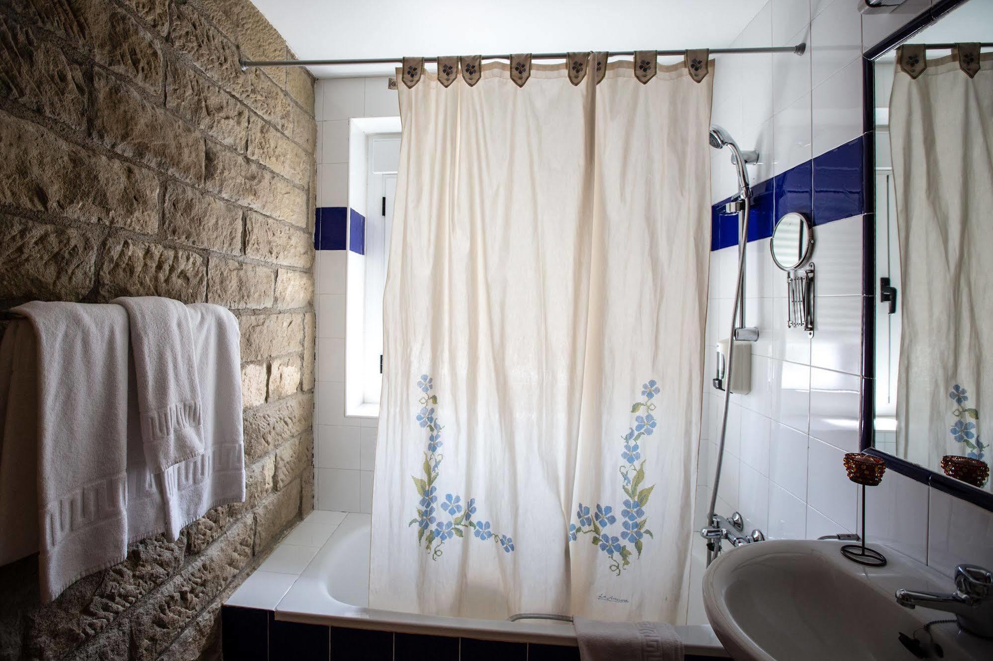 Hotel Villa De Айербе Екстериор снимка