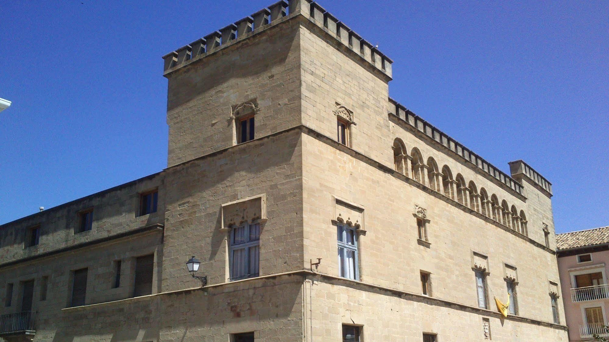 Hotel Villa De Айербе Екстериор снимка